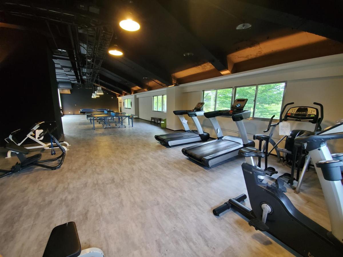 Parkview Hotels & Resorts Hualien City Exterior photo The gym at the Student Life Center